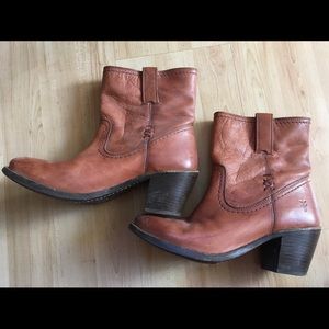 Frye Carmen boots